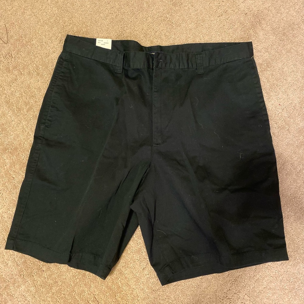 NWT Dockers - Mens black flat front courier shorts, Size: 40